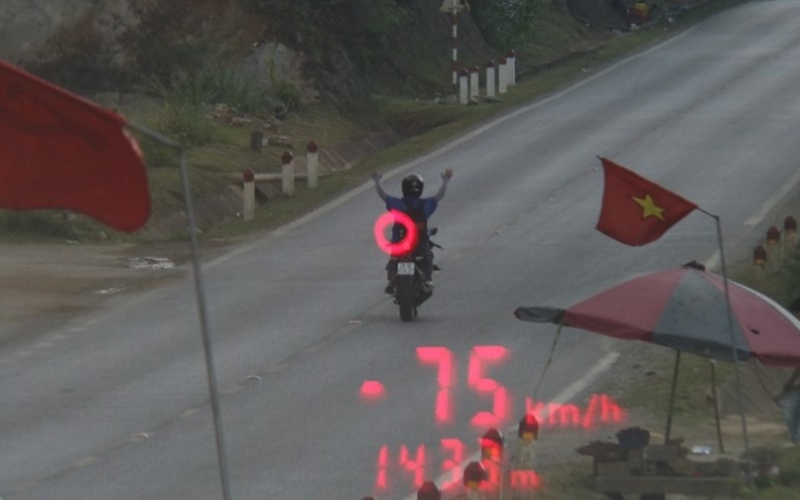 Camera phạt nguội có bắn tốc độ không