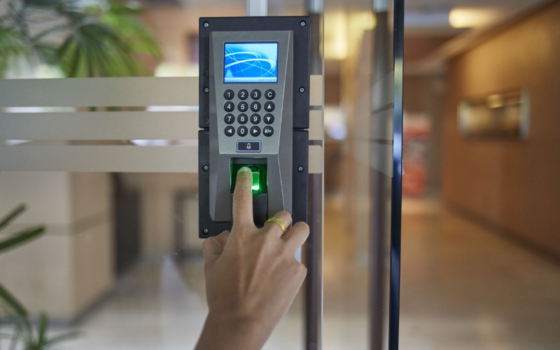 Nguyên nhân khiến máy chấm công liên tục khởi động lại