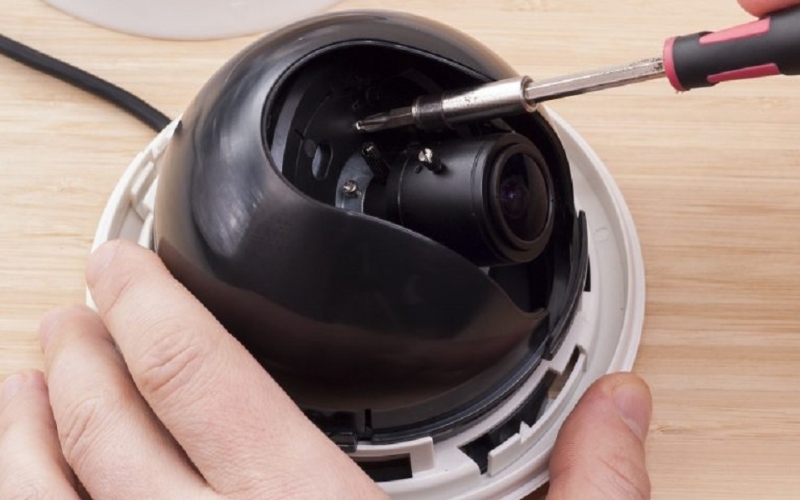 Kiểm tra, sửa chữa hoặc thay thế linh kiện camera bị hư hỏng